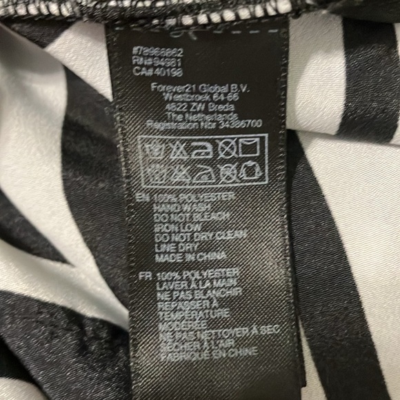 Forever 21 Women’s Sleeveless Striped Top Size Small Preloved - Picture 5 of 5